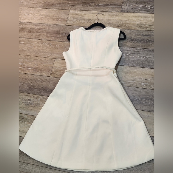 Amazon Elegant White Sleeveless Dress - Picture 2 of 7